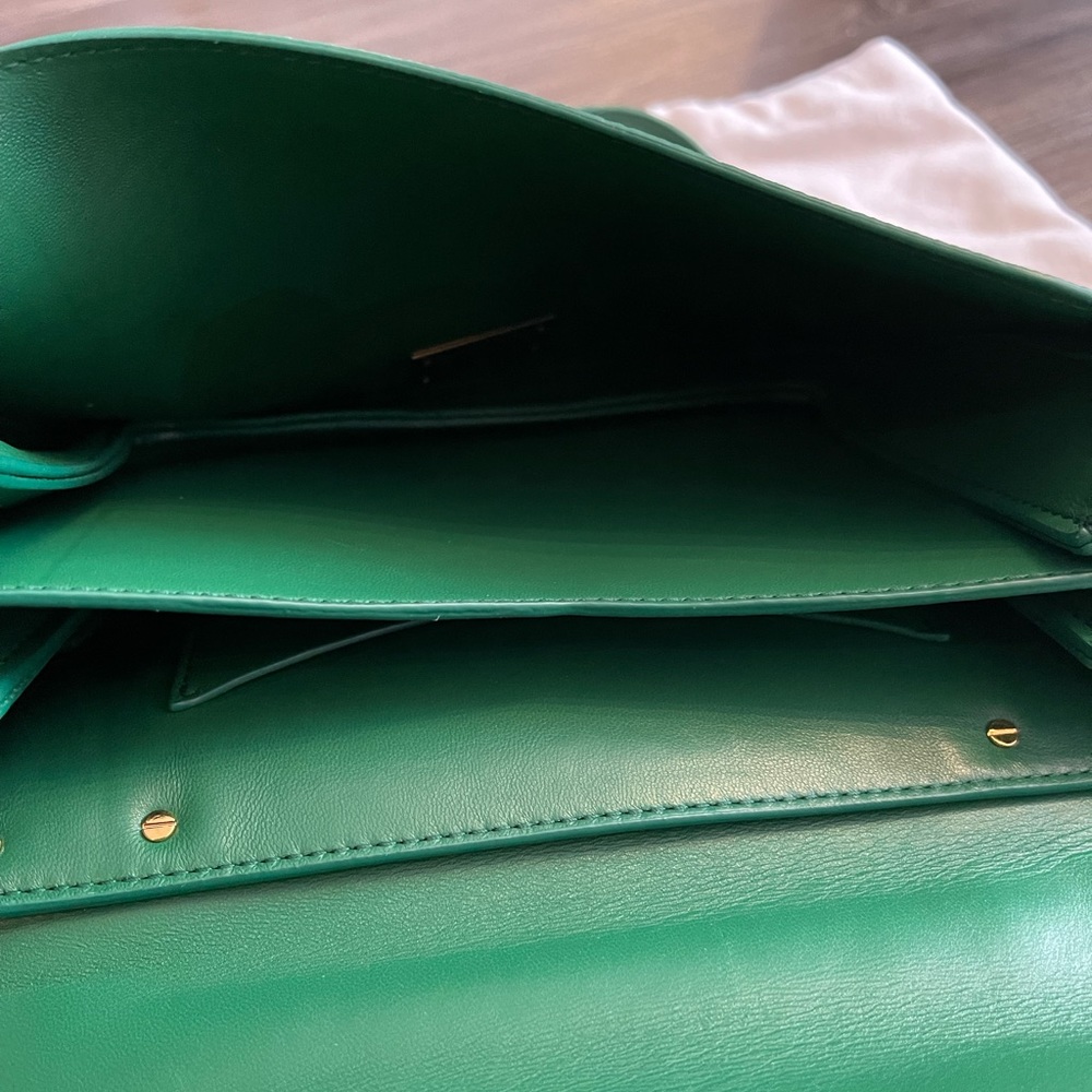 Bottega Veneta Large Mount Green Crossbody Bag - Picture 11 of 15